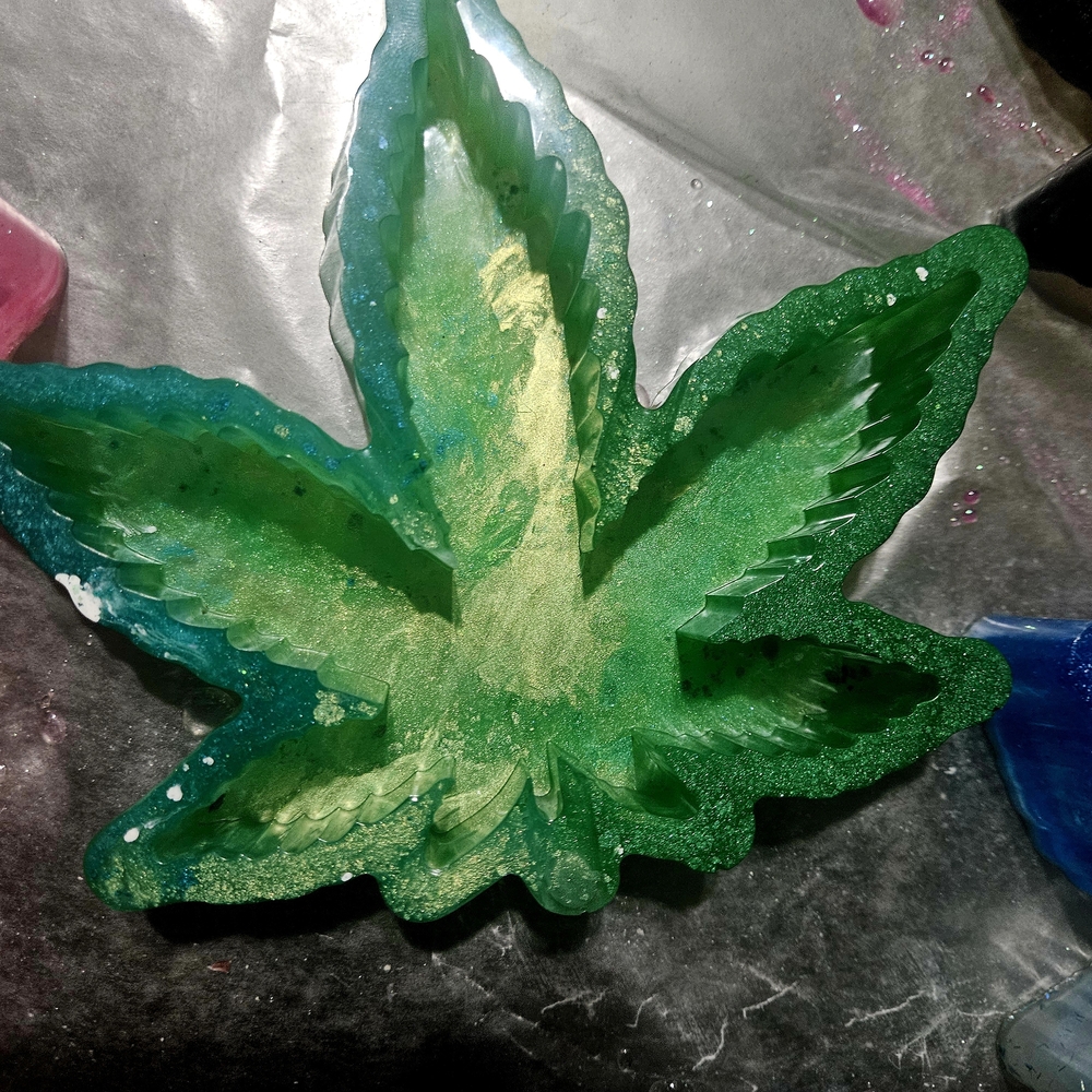 Green Leaf Resin Art Piece